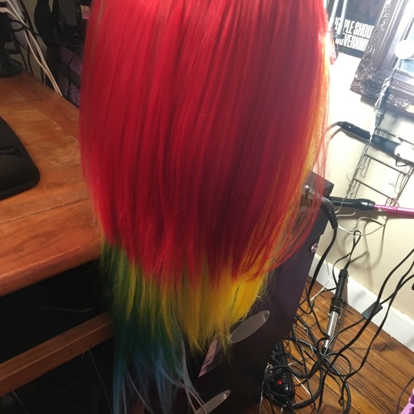 Synthetic Wig - Picture 2 of 2